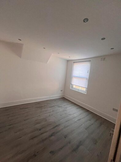 6 Bedroom Flat To Rent In Carlyle, London, E12