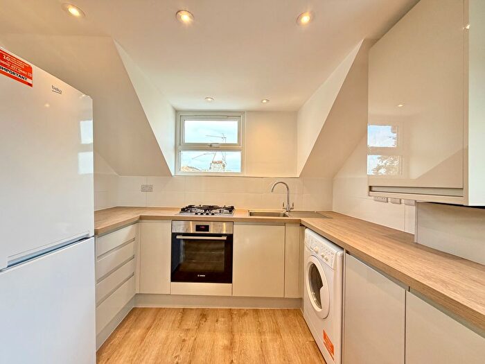 1 Bedroom Flat To Rent In Station Road, London, N3