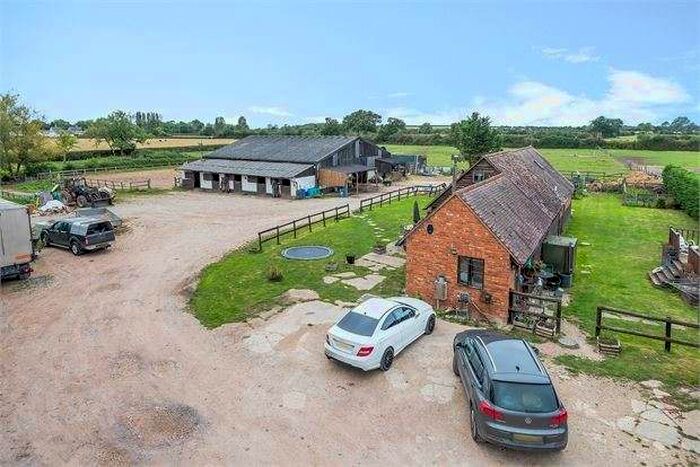 4 Bedroom Equestrian Facility Character Property For Sale In Grendon Road, Kingswood, Buckinghamshire. HP18