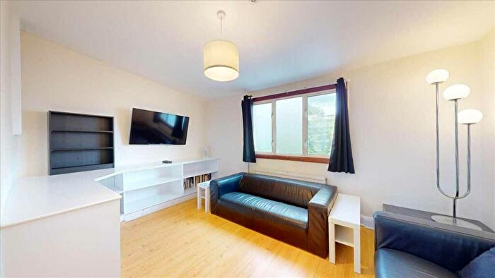 3 Bedroom Apartment To Rent In Parkway, London, NW1