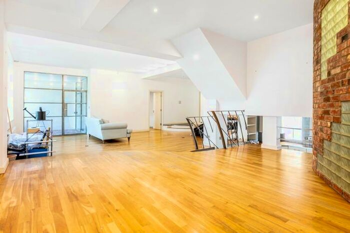 2 Bedroom Apartment To Rent In St. John Street London, EC1V