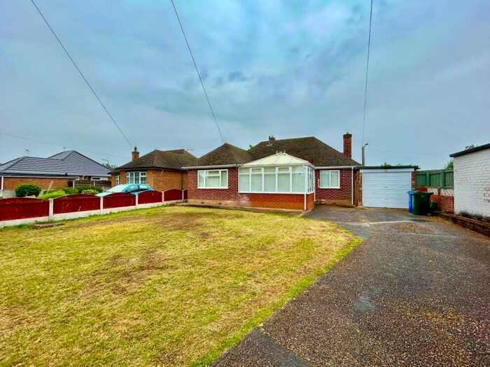2 Bedroom Detached Bungalow To Rent In Kingsmead Drive, Branton, Doncaster, DN3