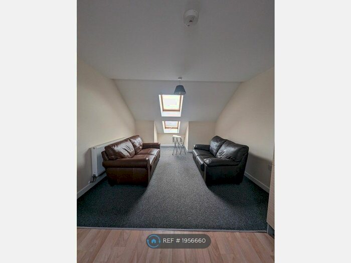 2 Bedroom Flat To Rent In Norton Court, Wallasey, CH44