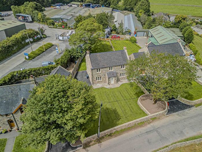 4 Bedroom Detached House To Rent In Tinman Lane, Sheen, SK17