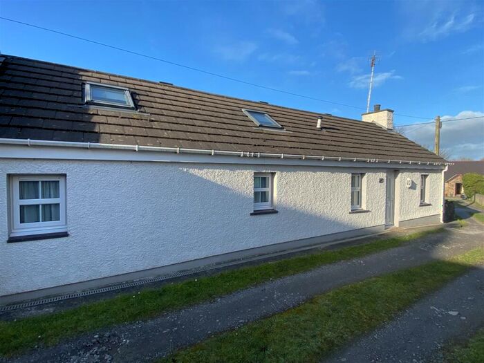 2 Bedroom Bungalow For Sale In Brynsiencyn, Llanfairpwllgwyngyll, LL61