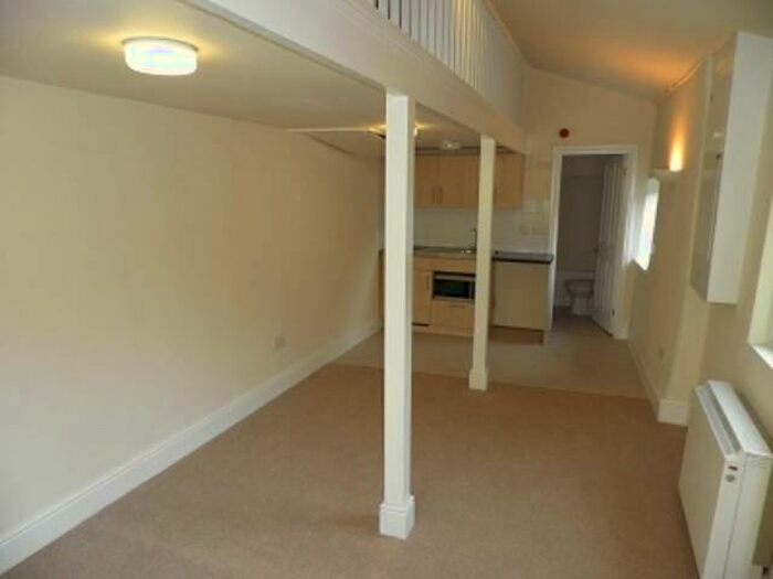 1 Bedroom Flat To Rent In Keyford, Frome, Somerset, BA11