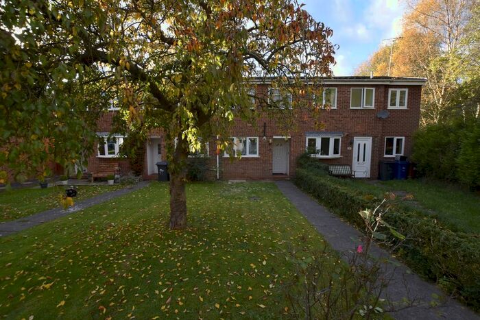 2 Bedroom Town House To Rent In Ascot Close, Burton-On-Trent DE15