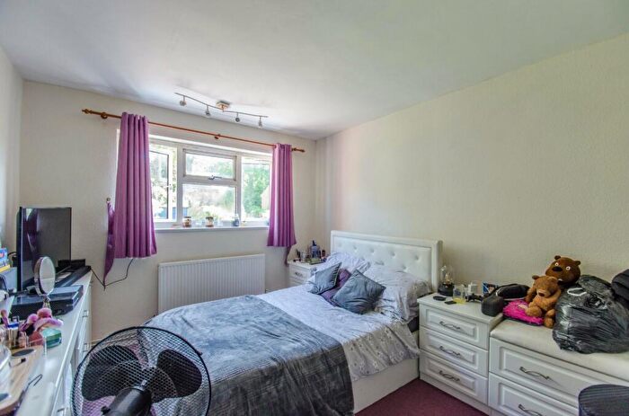 2 Bedroom Flat For Sale In Cannon House, Queen Street, Hitchin, Hertfordshire, SG4