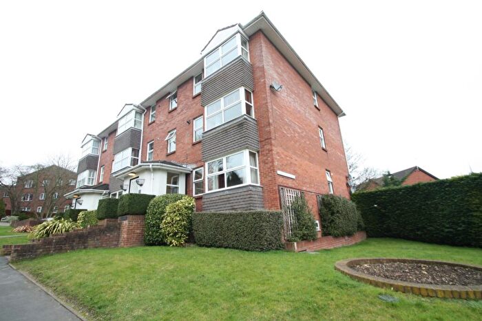 2 Bedroom Flat To Rent In Gadebridge Court, Warners End Road, Hemel Hempstead, Hertfordshire, HP1