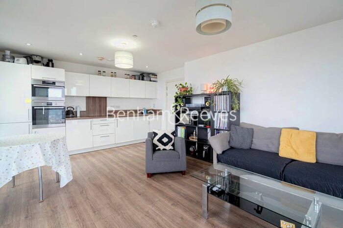 2 Bedroom Flat To Rent In Booth Road, Canary Wharf, E16