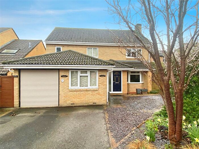 4 Bedroom Detached House For Sale In Petrel Close, Wokingham, Berkshire, RG41