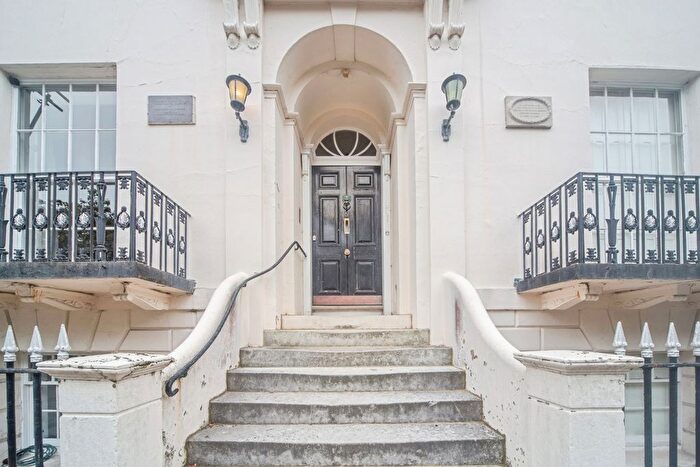 2 Bedroom Flat For Sale In Rockstone Place, Southampton, Hampshire, SO15
