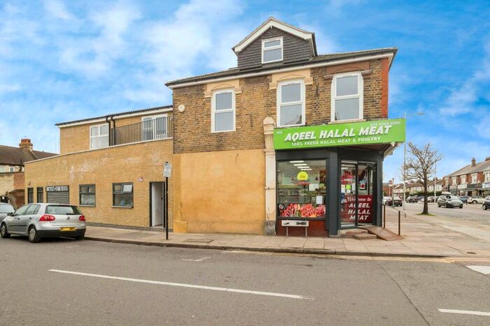 2 Bedroom Flat To Rent In Green Lane, IG3