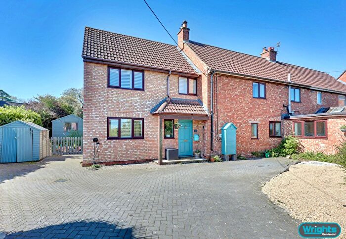 4 Bedroom Semi-Detached House For Sale In Whaddon Lane, Trowbridge, BA14