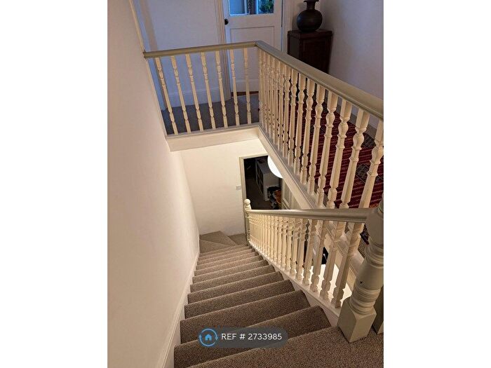 3 Bedroom Flat To Rent In Gordon Rd, South Woodford, E18