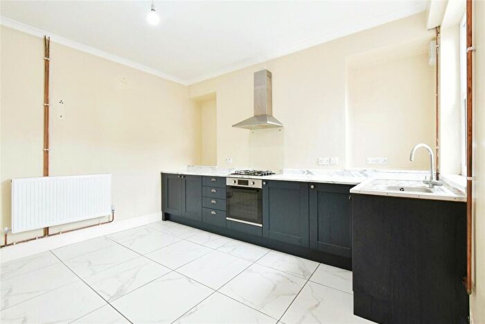 3 Bedroom End Of Terrace House For Sale In Pantyffynnon Road, Ammanford, Carmarthenshire, SA18