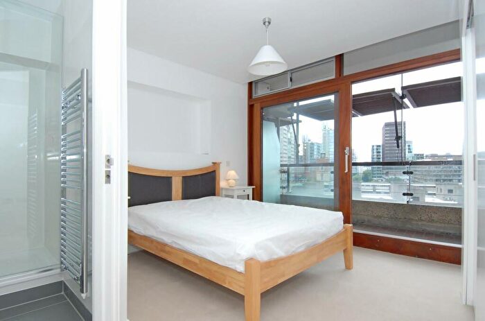 2 Bedroom Apartment To Rent In Frobisher Crescent, Barbican, EC2
