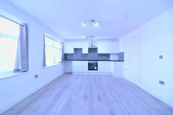 2 Bedroom Flat To Rent In Manor Road, Dagenham, London, RM10