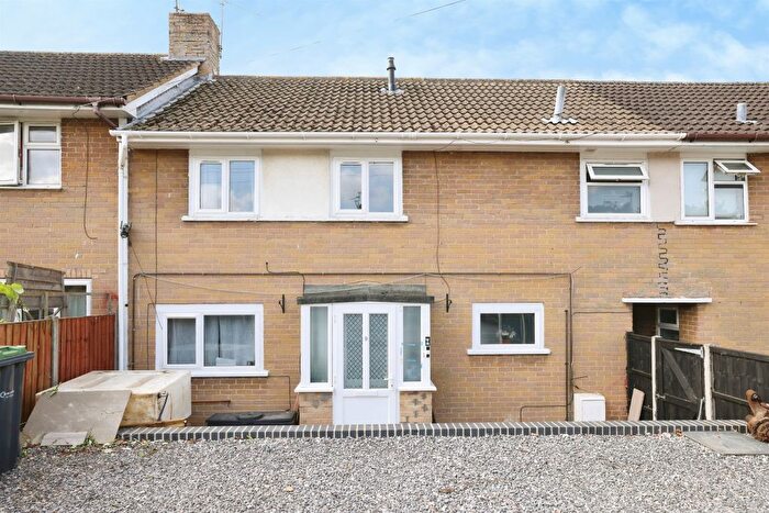 4 Bedroom Terraced House For Sale In Devereux Road, Amesbury, Salisbury, SP4