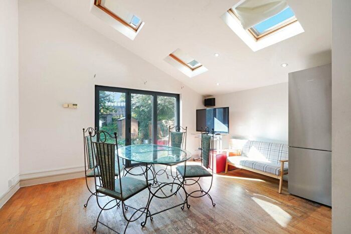 2 Bedroom Property To Rent In Brondesbury Road, London, NW6