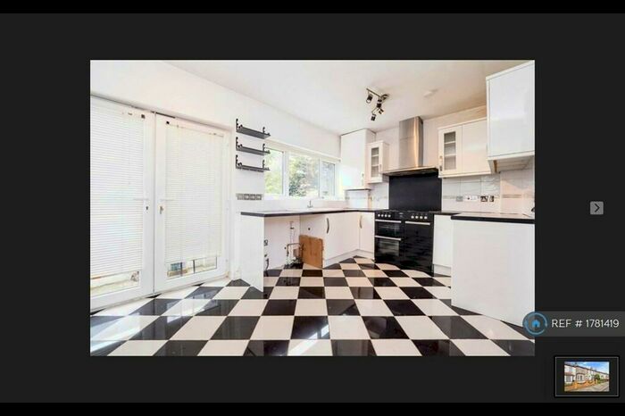 3 Bedroom Terraced House To Rent In Hunter Road, Ilford, IG1