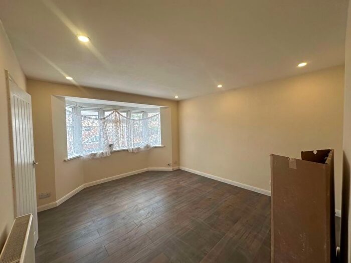 4 Bedroom End Of Terrace House To Rent In Violet Avenue, Uxbridge, UB8