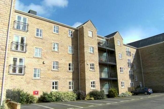 2 Bedroom Flat To Rent In Longfellow Court, Mytholmroyd HX7