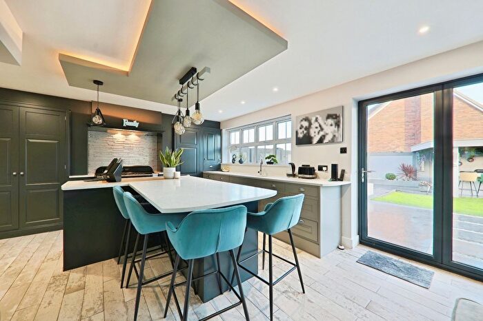 4 Bedroom Detached House For Sale In Birch Close, Hessle, HU13