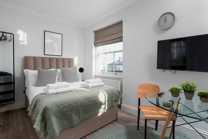 Studio To Rent In Pembridge Villas (), London, W11