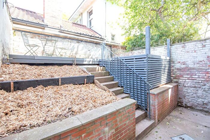 1 Bedroom Apartment For Sale In Albert Park, Bristol, BS6