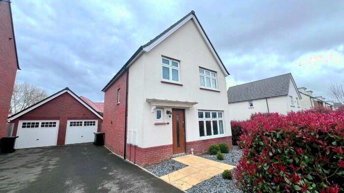 3 Bedroom Detached House To Rent In Homington Avenue, Swindon, Wiltshire, SN3