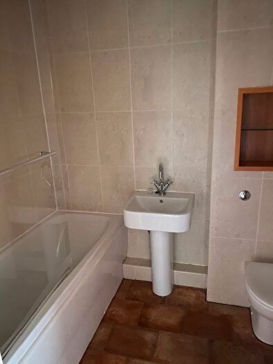 1 Bedroom Flat For Sale In Colombo Square, Worsdell Drive, Gateshead, Tyne And Wear, NE8