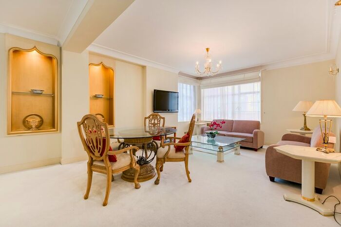 2 Bedroom Flat To Rent In Lowndes Square, London, SW1X