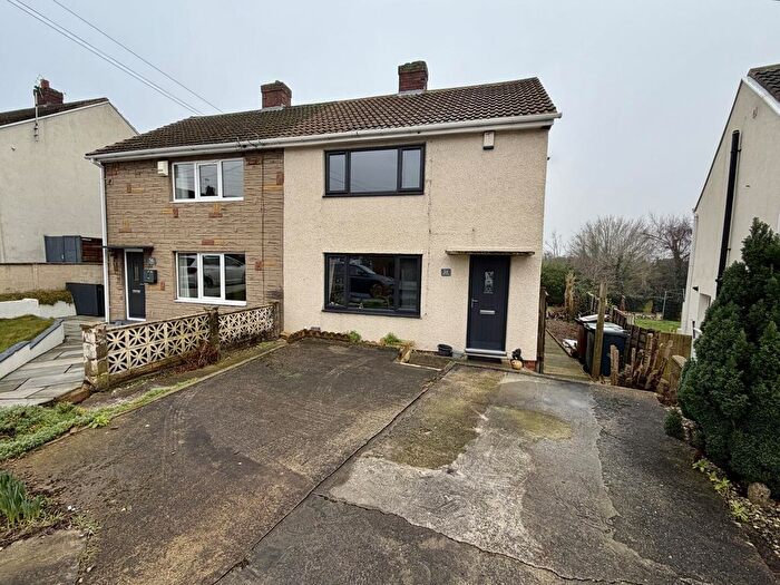 2 Bedroom Semi-Detached House For Sale In The Drive, Kippax, Leeds, LS25