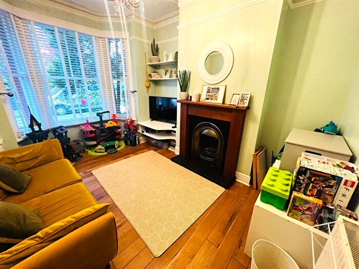 2 Bedroom Terraced House To Rent In Livesey Street, Levenshulme, M19