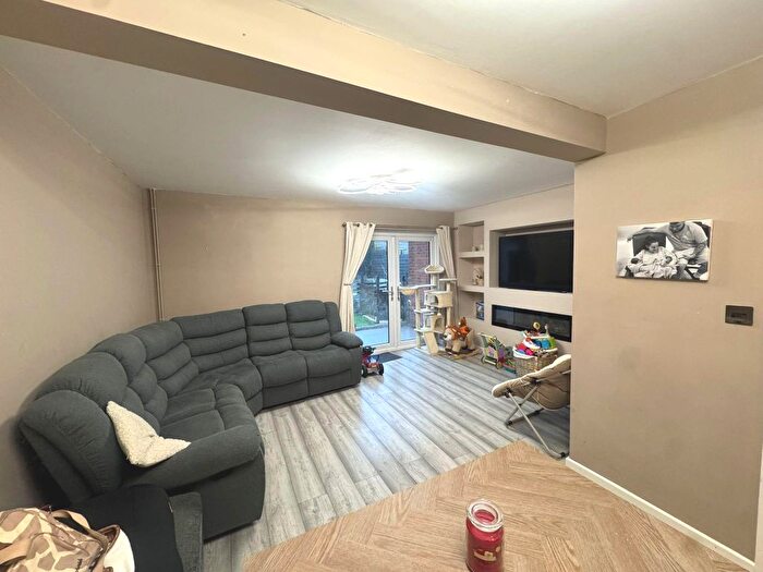 3 Bedroom Terraced House For Sale In Hillary Rise, Barry, CF63