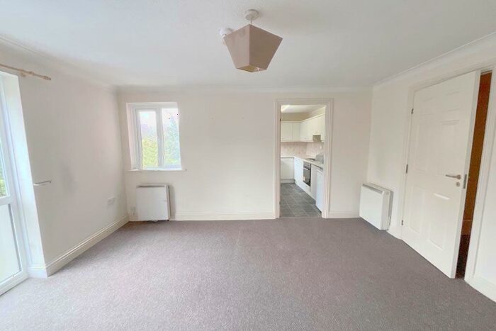 2 Bedroom Flat To Rent In Garstang Road, Preston, Lancashire, PR1