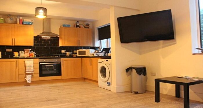 5 Bedroom Detached House To Rent In Beeston Road, Dunkirk, Nottingham, NG7