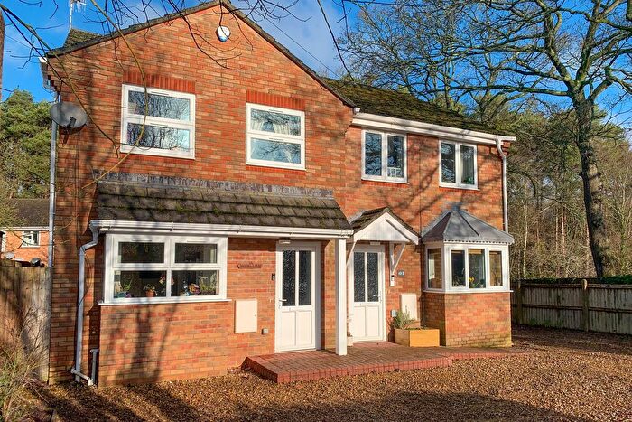 3 Bedroom Flat For Sale In Station Road, Alderholt, Fordingbridge, SP6