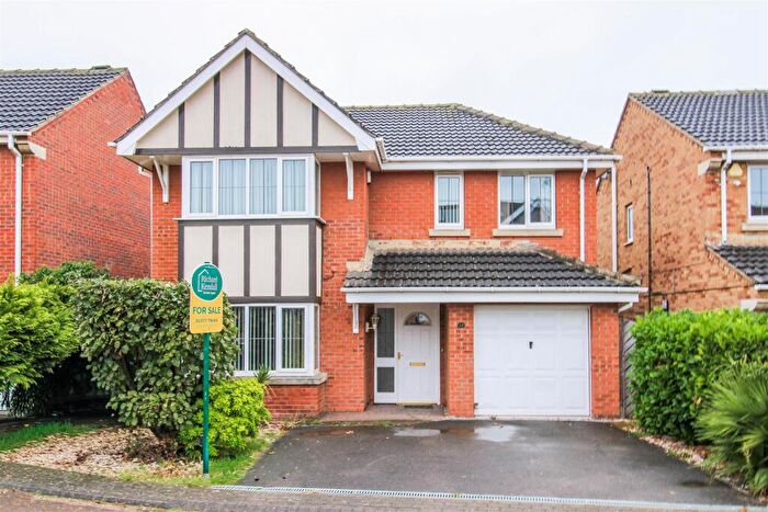 4 Bedroom Detached House For Sale In Kirkland Gardens, Monk Bretton, S71