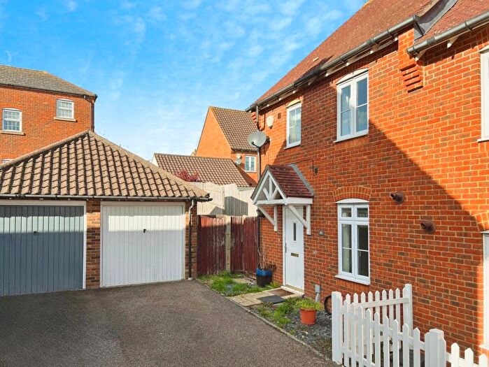 3 Bedroom Semi-detached House To Rent In Imperial Way, Ashford, TN23