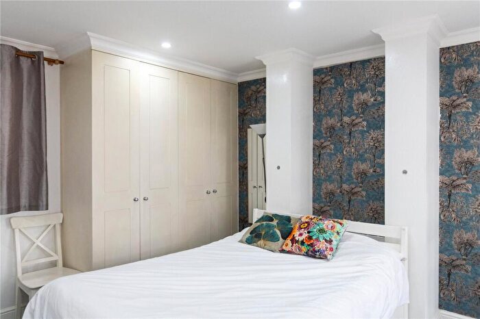 Flat To Rent In Alie Street, Wapping, E1