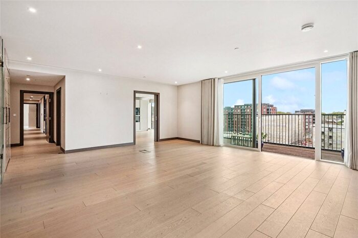 4 Bedroom Flat To Rent In Lockgate Road, London, SW6