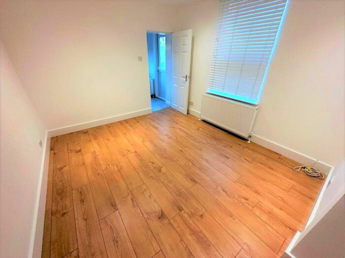 2 Bedroom Flat To Rent In Headstone Road, Harrow, HA1