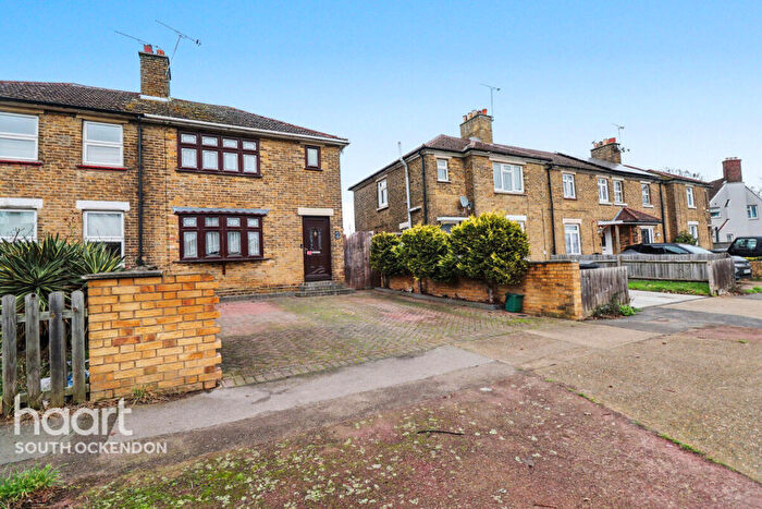 3 Bedroom Semi Detached House For Sale In Hall Road, South Ockendon, RM15