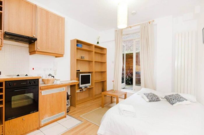 Studio To Rent In Fairholme Road, West Kensington, W14