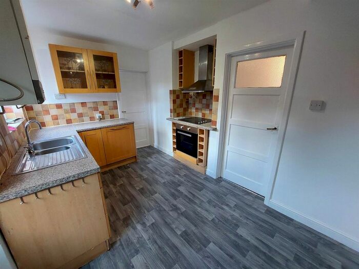 3 Bedroom Semi-Detached House To Rent In Wedgewood Road, Quinton, Birmingham, B32