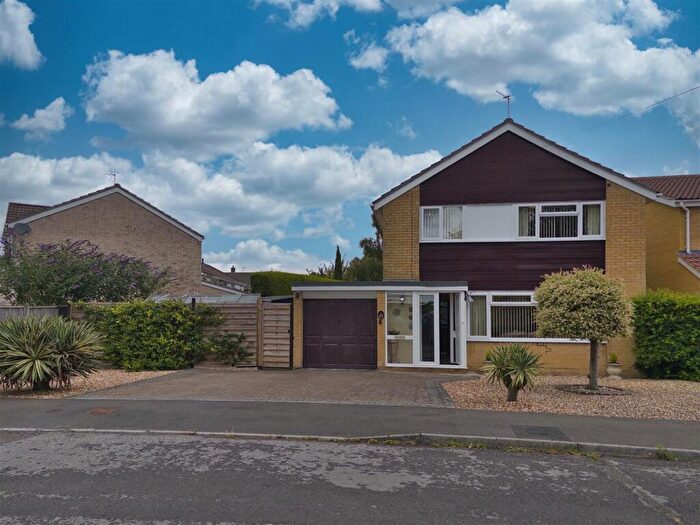 3 Bedroom Detached House For Sale In Corfe Road, Melksham, SN12