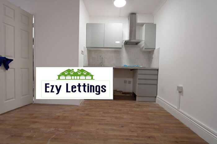 Studio To Rent In Bensham Grove, Thornton Heath, CR7