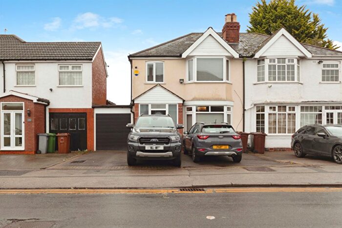 3 Bedroom Semi Detached House For Sale In Longmore Road, Shirley, Solihull, B90
